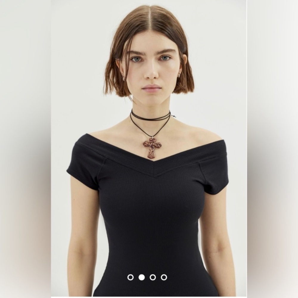 BDG Urban Outfitters Shannen Ribbed V Neck Short Cap Sleeve T shirt baby tee top - Picture 3 of 16